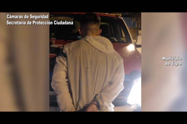El COT detuvo a dos sujetos que le robaron pertenencias a un joven en la vía pública