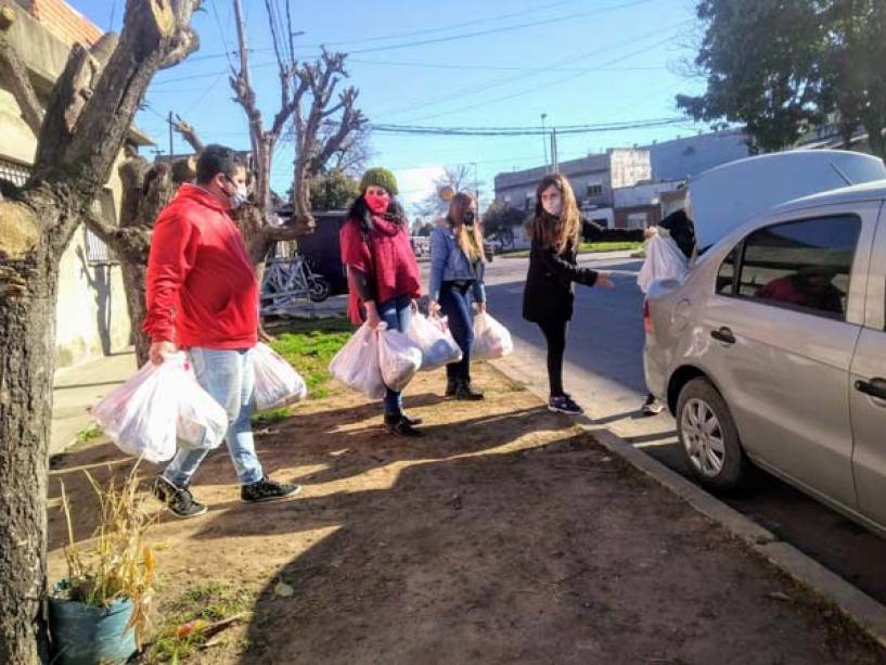 Se realizó una nueva Jornada Solidaria de entrega de alimentos en Morón