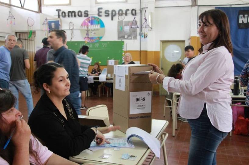 Patricia Moyano ya emitió su voto en las Elecciones