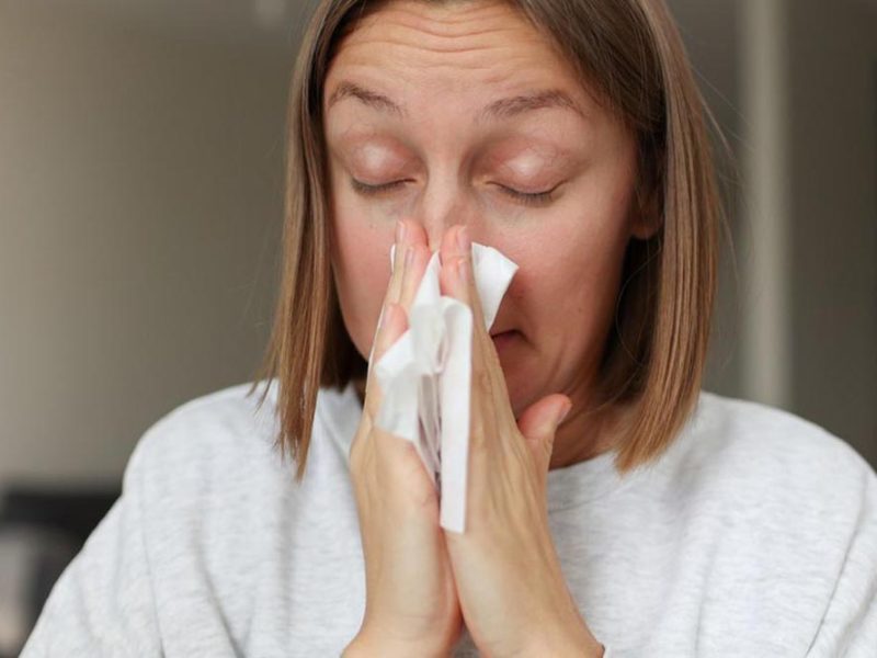 ¿Rinitis o alergia? Tu cuerpo podría estar dando señales que estás dejando pasar