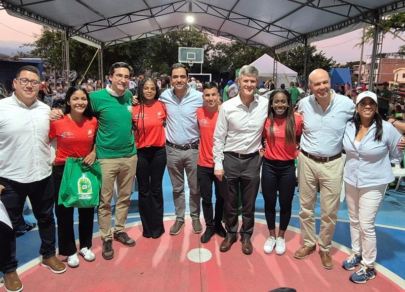 Milo® junto con la Gobernación del Valle y la comunidad alfonso López, iluminaron con energía solar un complejo deportivo en Cali