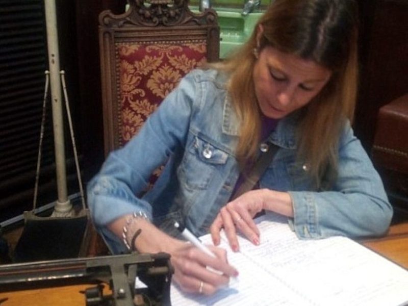Reconocimiento internacional: María José Fossati, galardonada por su poesía conmovedora