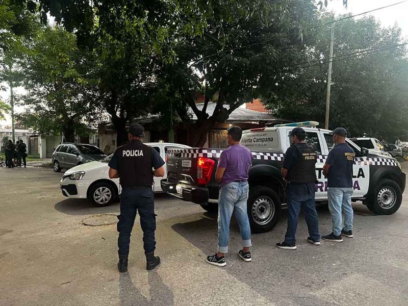 Desbaratan el accionar de una pareja dedicada al narcomenudeo en barrio Del Pino