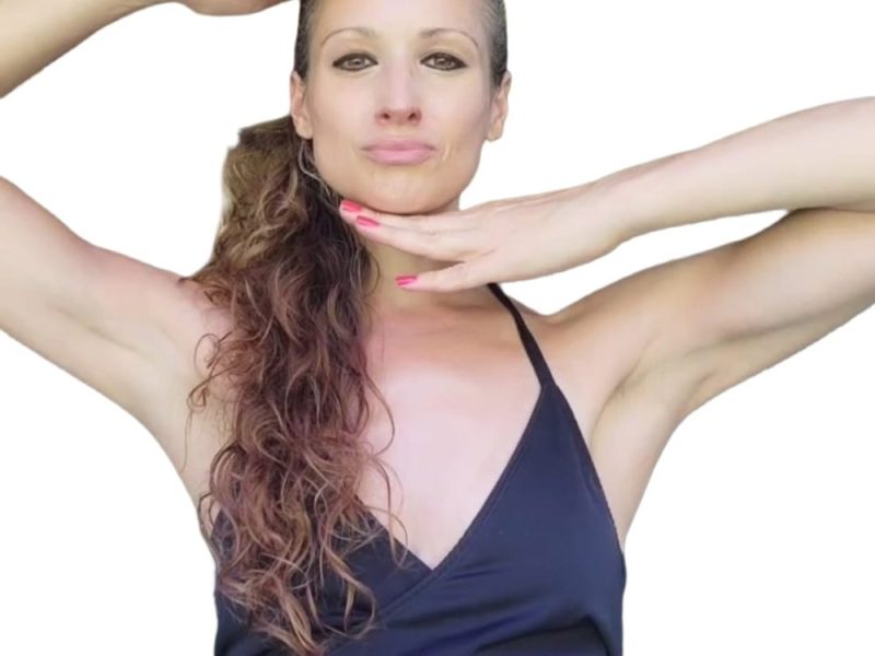 Doble papada: ejercicios de yoga facial para un rostro más firme y definido