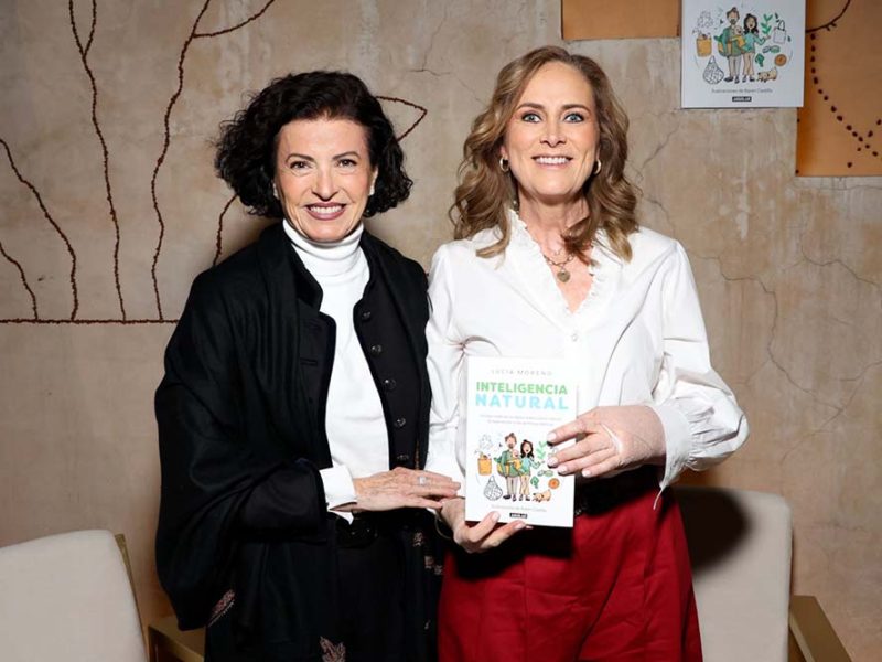 Lucía Moreno presentó su libro “Inteligencia Natural”, enfocado en cómo tener un estilo de vida libre de tóxicos