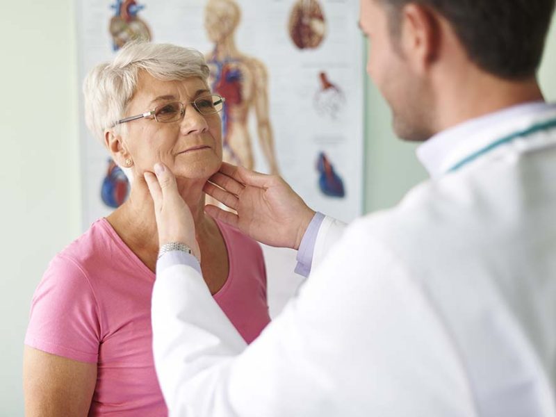 Mujer y tiroides: la glándula que rige el bienestar en cada etapa de la vida