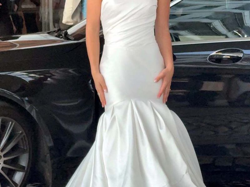 Agustina Palma en Cannes: la actriz argentina apostó al blanco total con un diseño de silueta sirena