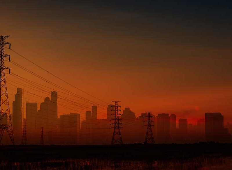 Los apagones en América Latina y Europa evidencian la urgencia de modernizar las redes eléctricas para avanzar hacia las energías limpias