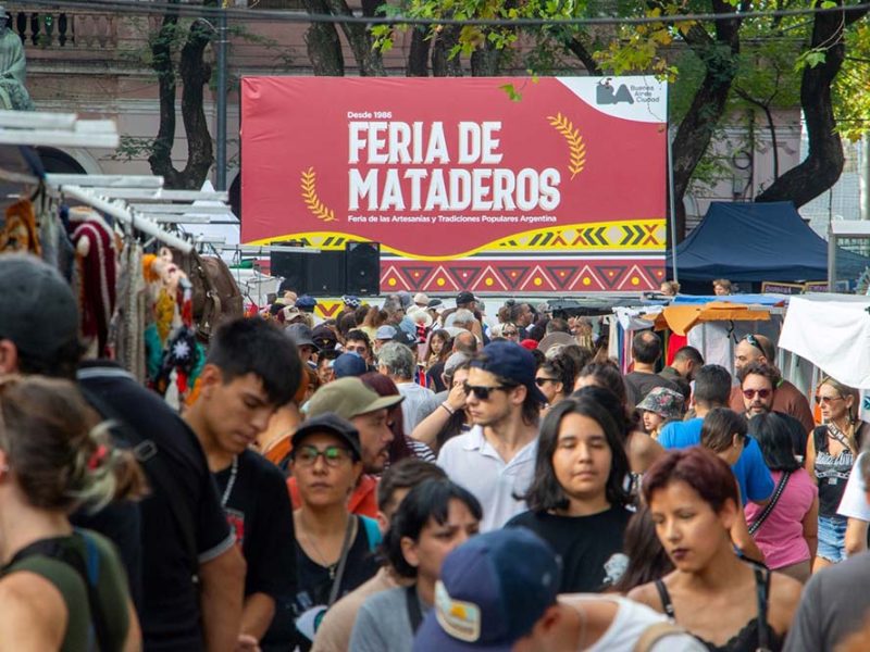 La Feria de Mataderos celebra el Día del Himno Nacional Argentino con una edición especial