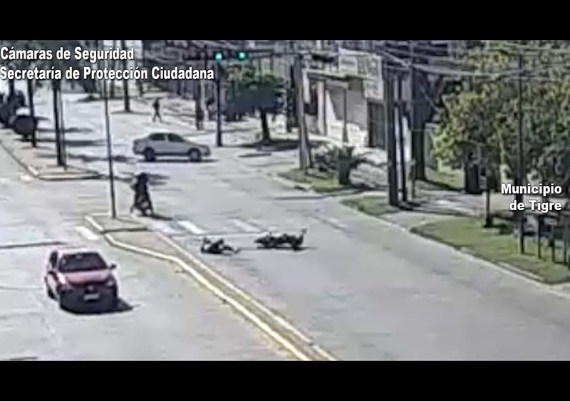 Motociclista realizó una maniobra imprudente e impactó contra un vehículo en la localidad de Benavídez