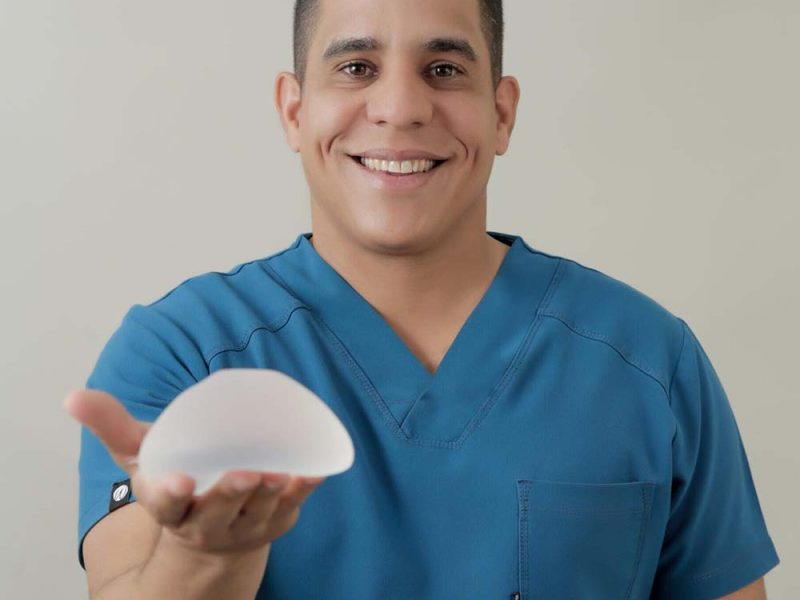 Dr. Abraham Polanco Safadit: Innovación y cuidado en cirugía estética para transformar vidasPublicado Hace 4 días el 12 mayo, 2025Por Miguel Sanchez