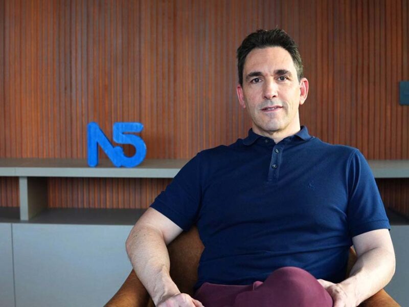 2.500 empresas quieren probar esta IA que desde hace un año está revolucionando el mercado financiero