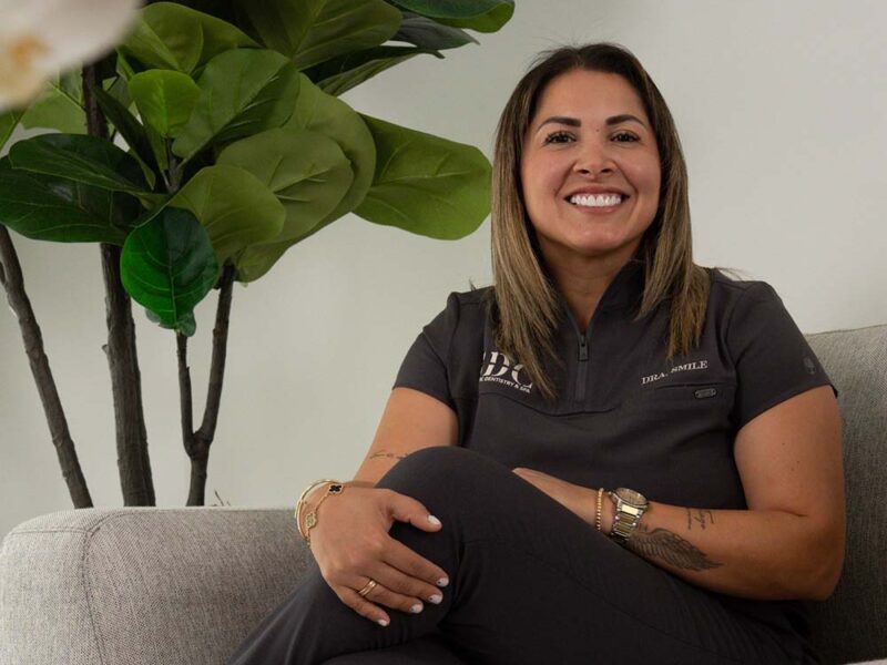 “Las carillas dentales Natural 3D son superiores a las de resina”, asegura la Dra. Paola Ortiz, pionera de esta técnica en EEUU