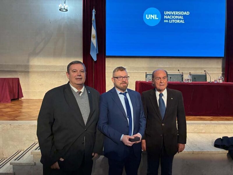 Rabinovich Doctor Honoris Causa de la Universidad Nacional del Litoral