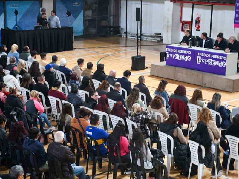 Más de mil emprendedores reciben su certificación en el cierre de “Tres de Febrero Emprende”