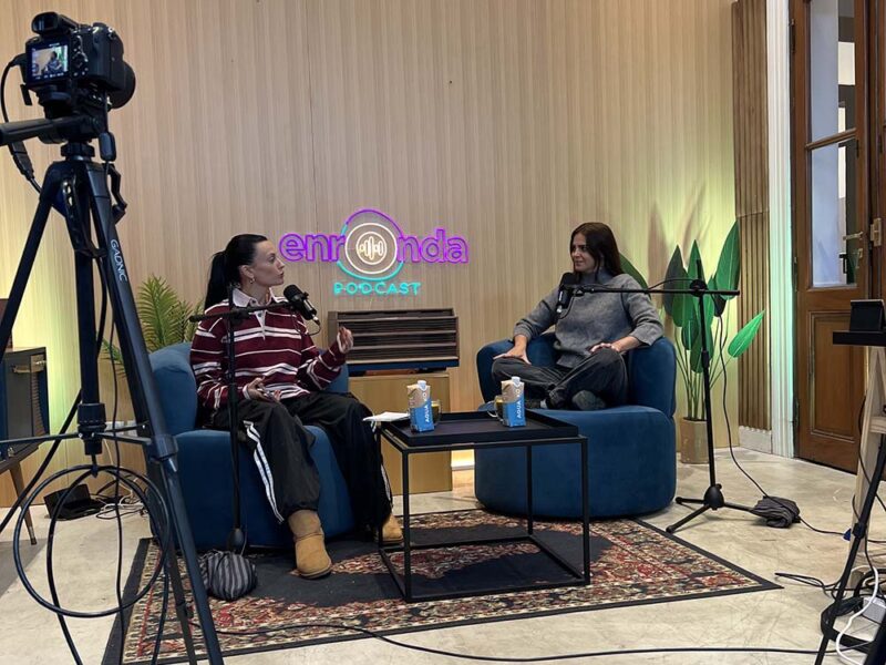 Ayer se estrenó Enronda Podcast, un nuevo ciclo de entrevistas con la conducción de Mel Brizuela