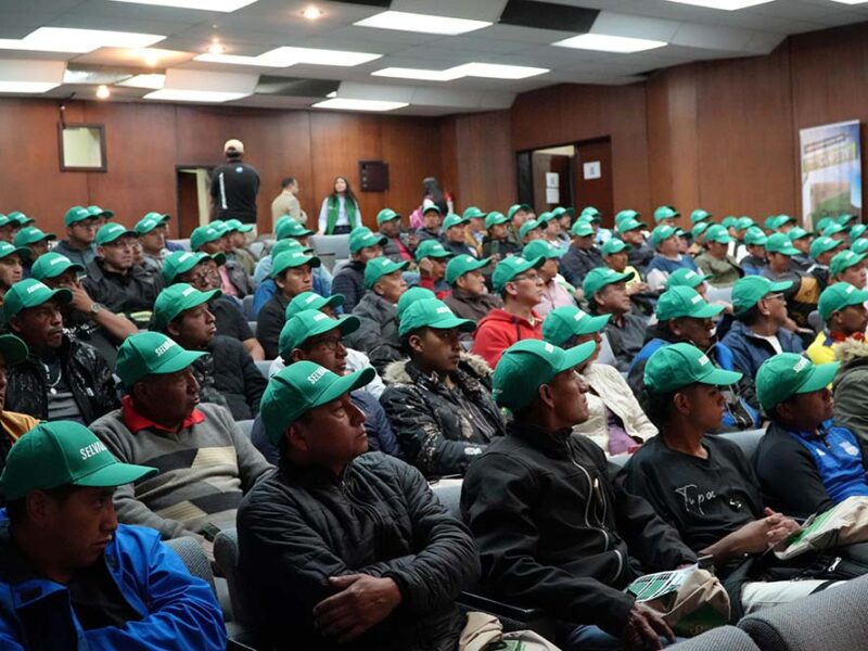 Maestros de la construcción se tecnifican con el aval de la academia y UNACEM Ecuador