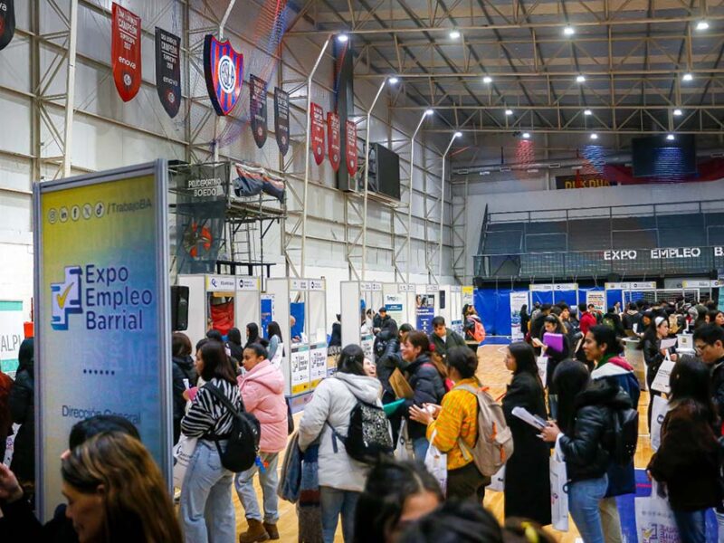 Más de 620 Personas participaron hoy de Expo Empleo Barrial en Boedo