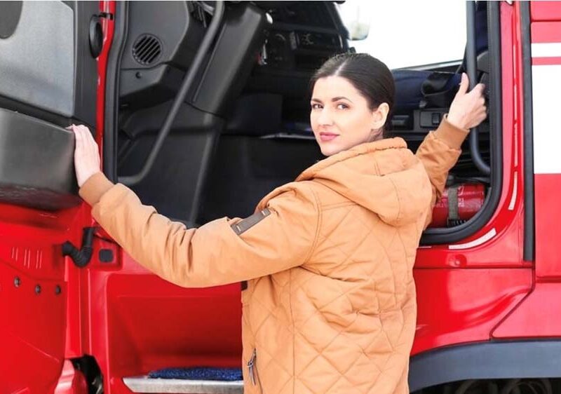 El 60% de las mexicanas sin capacitación: Descubre cómo el autotransporte lo cambia todo