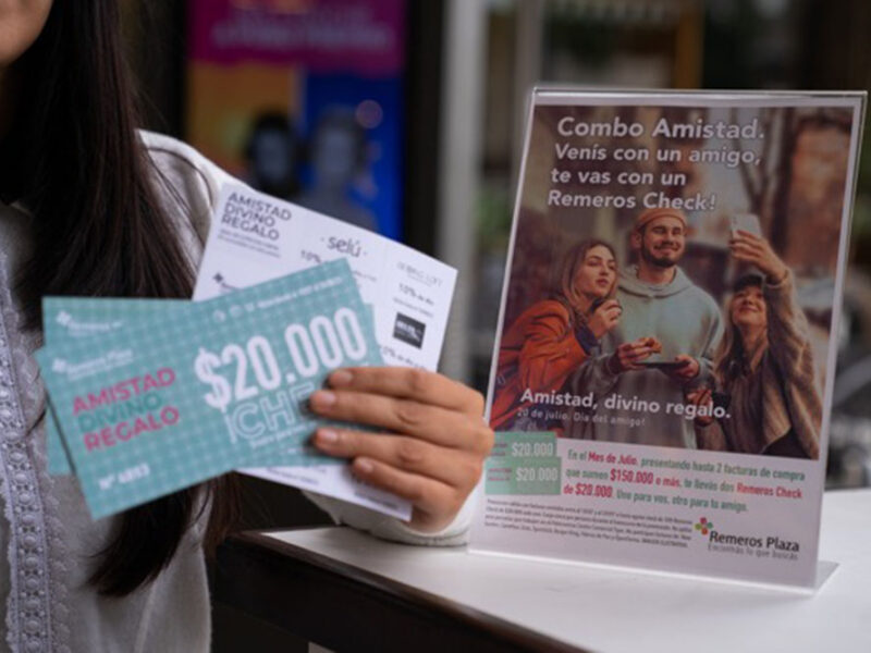 Arthur Newton potencia el Día del Amigo en Remeros Plaza con una campaña que celebra los vínculos reales