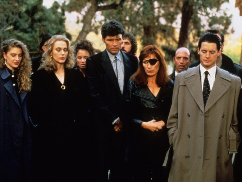 Twin Peaks, la serie de culto de David Lynch y Mark Frost, pinta las calles de 5 ciudades de Latinoamérica con un mural de gran dimensión