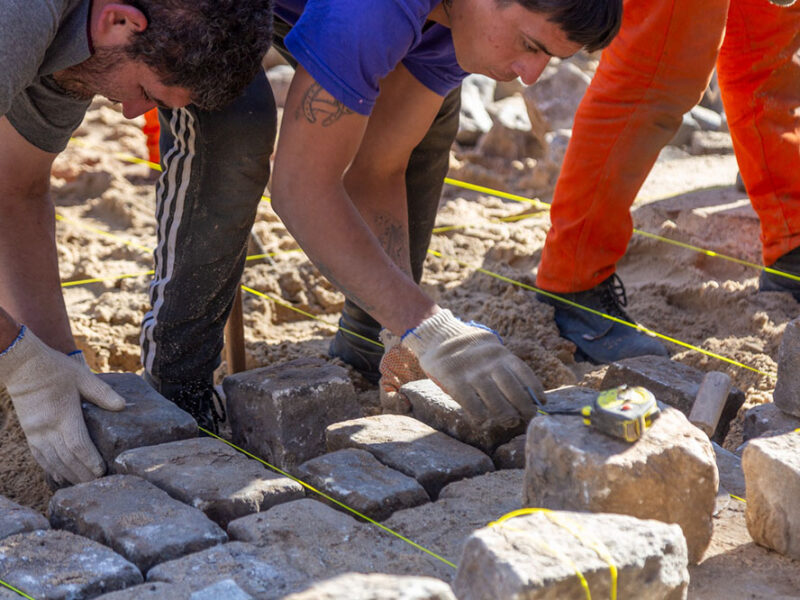 San Isidro trabaja en la preservación de su adoquinado histórico