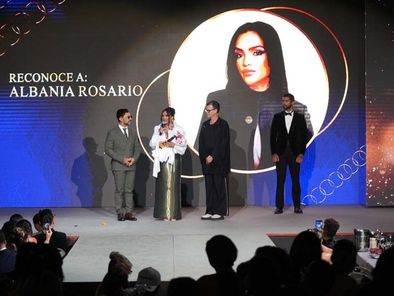 Albania Rosario Recibe Merecido Reconocimiento por su Liderazgo Visionario en la Industria de la Moda, Elevando la Bandera Dominicana y la Voz Latina en el Mundo