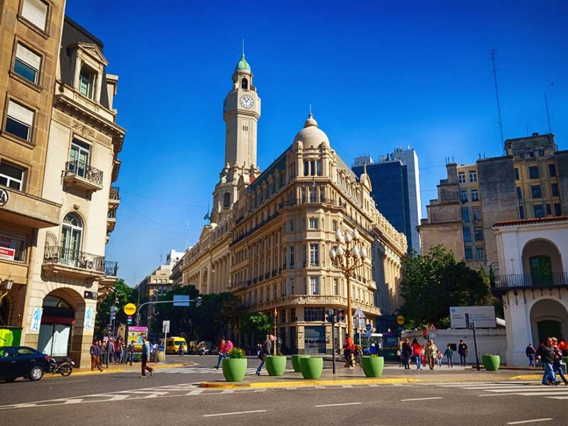 Booking.com incluye a Buenos Aires entre las cinco ciudades que capturan la emoción y el espíritu de la Showgirl