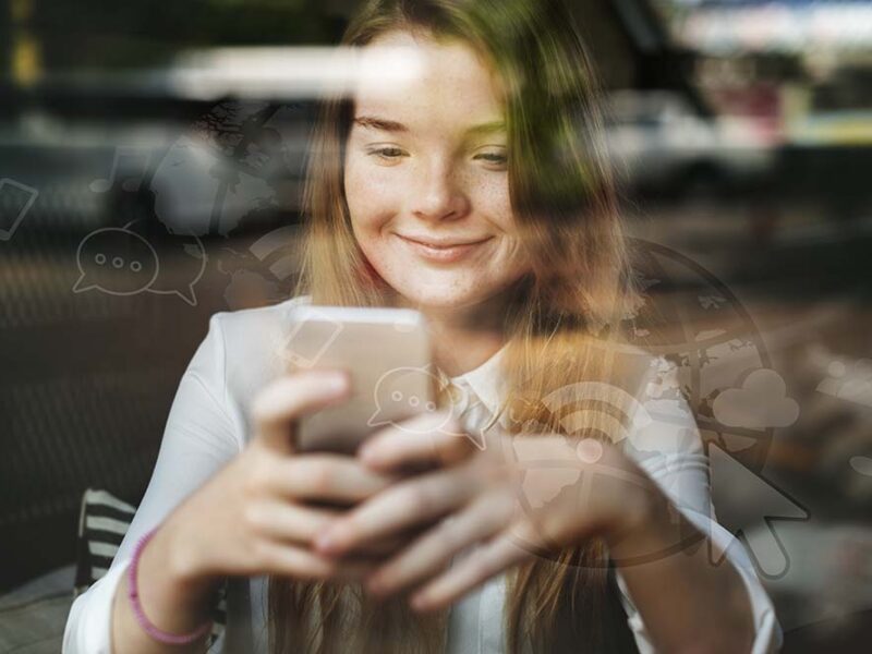 Día del Internauta y del Hashtag: imaginar la historia en la era digital