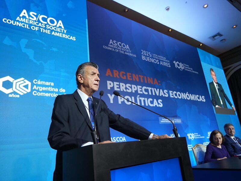 Grinman llamó a reafirmar el cambio y superar la decadencia y la postración