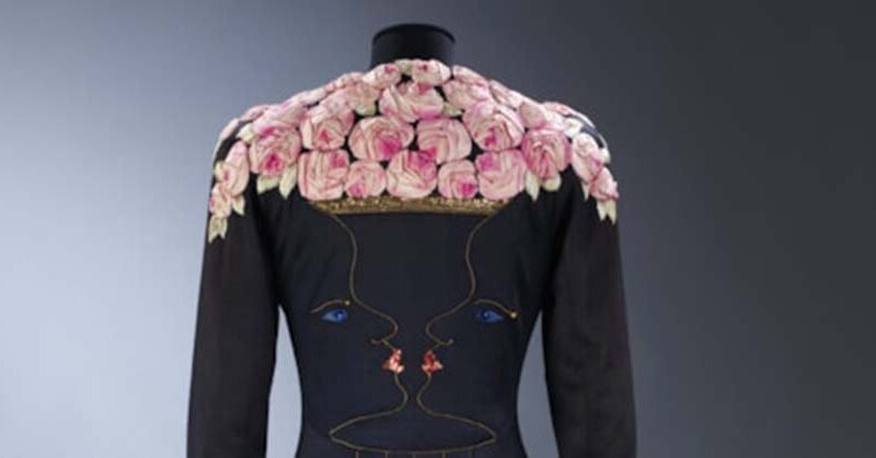 “En tiempos difíciles la moda siempre es escandalosa”