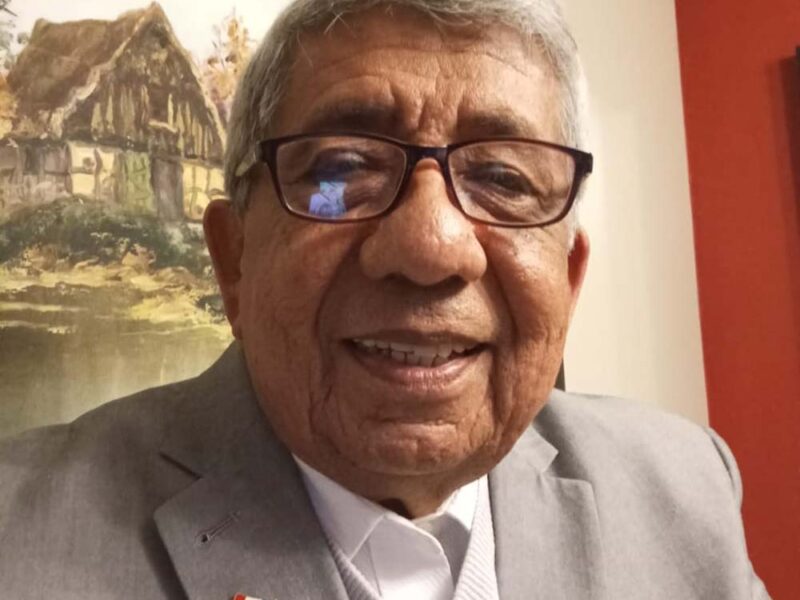 Carlos Garrido Chalén, poeta mayor, luminoso orfebre de la escritura poética, fundador y presidente ejecutivo de la Unión Hispanomundial de Escritores, UHE