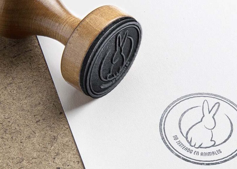 Certificación Cruelty Free de PETA se retira de América Latina: se estima que más de 180 marcas perderán su sello en la región