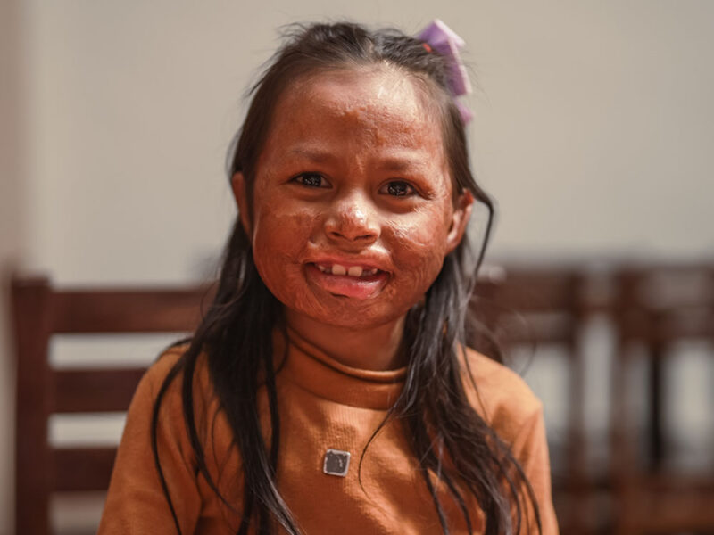 Desfile benéfico con Miss Universe a favor de los niños