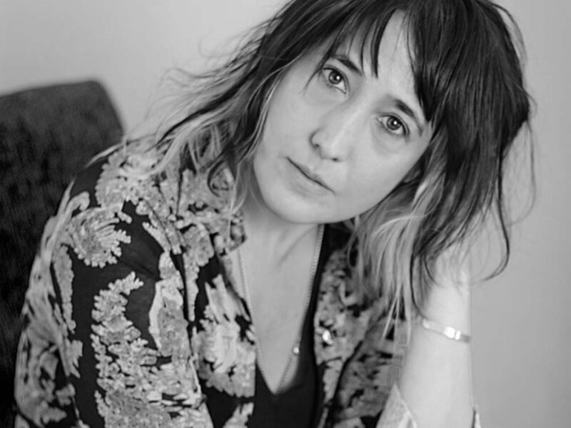 Gabriela Orlandi presenta la trilogía poética Animales Hambrientos: Voraz, Carnada e Ir al hueso