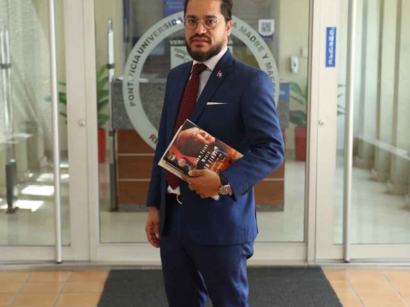 PUCMM designa a Raúl Ovalle como Director de la Escuela de Economía en Santo Domingo y Santiago