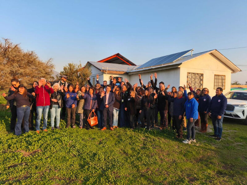 Quilapilún Alto inaugura Tótem Solar comunitario: energía limpia con sello territorial