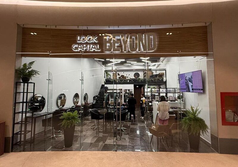 Tendencias en cortes de cabello y uñas para deslumbrar este otoño