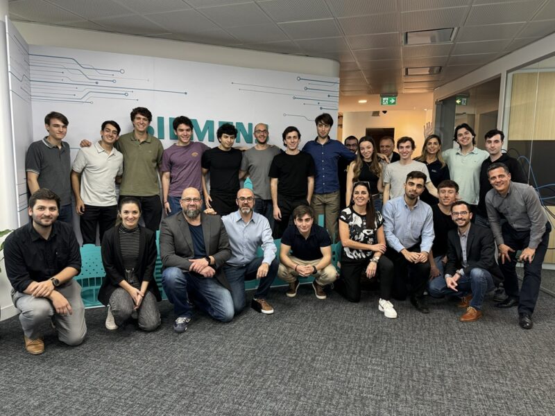 Estudiantes de la Universidad de San Andrés desarrollaron innovadora solución para el sector agroindustrial en el marco de la hackathon de la UIA, LDC y Siemens 2025