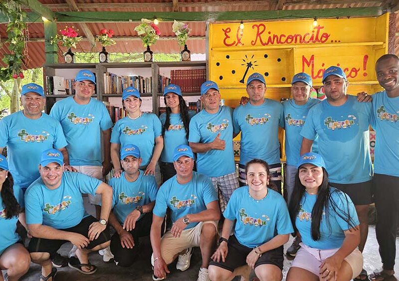 Misión Nuquí: Griffith Foods impacta a la comunidad de termales con la entrega de una biblioteca con más de 700 libros y juguetes a niños de la zona