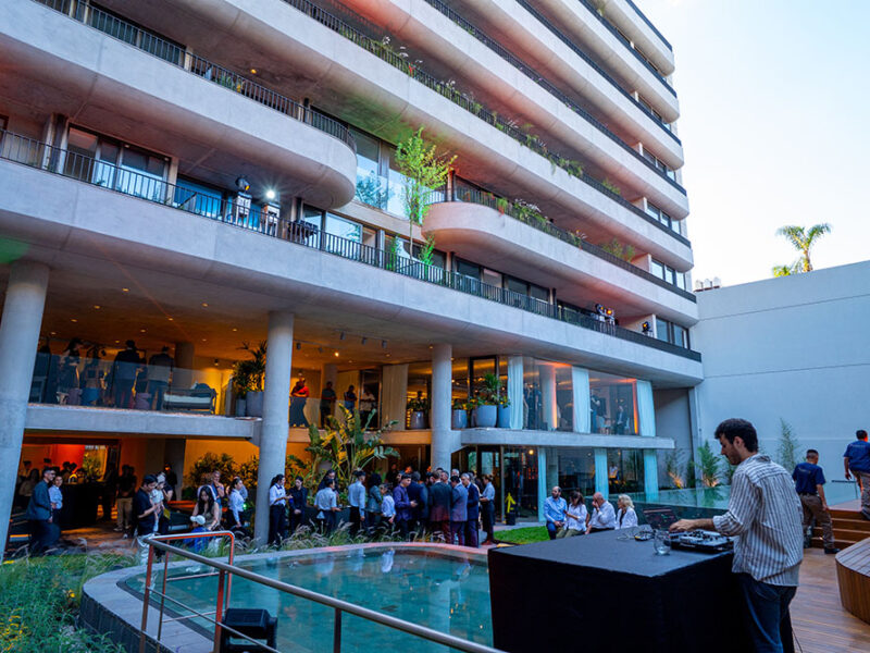 AZCUY inauguró Donna Vita, el sexto edificio de la serie Donna