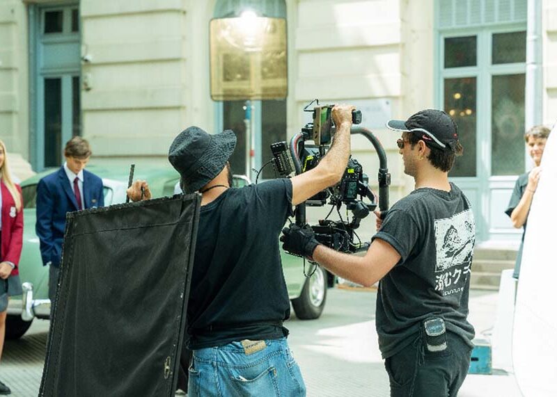 CATCH lanza la “Guía Beau-Fort”: glamour, secretos y moda, en clave Argentina, para el regreso de Maxton Hall