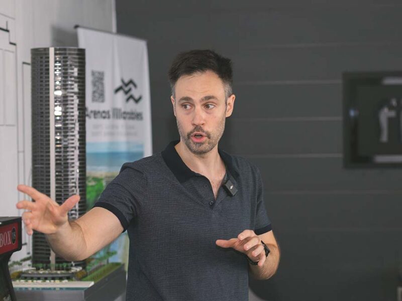 Tres años de ChatGPT: la ola que barrió el mundo de los negocios y que aún estás a tiempo de subirte