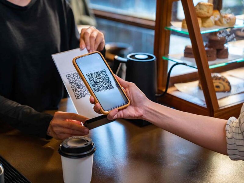 El efectivo pierde terreno: seis de cada diez compras se pagan de manera digital