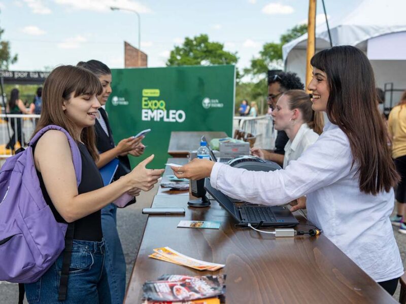 Ante 2.500 personas en Expo Empleo, San Isidro lanzó su nuevo portal para conectar a vecinos con ofertas laborales