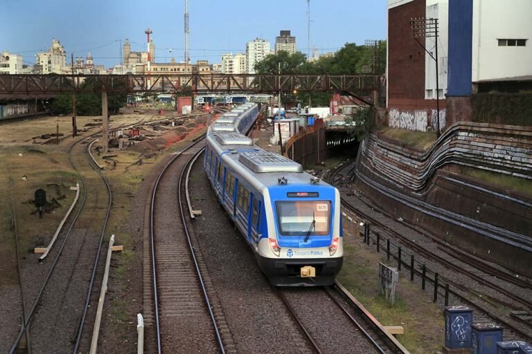 Trenes adicionales en la Línea Sarmiento por la peregrinación a Luján