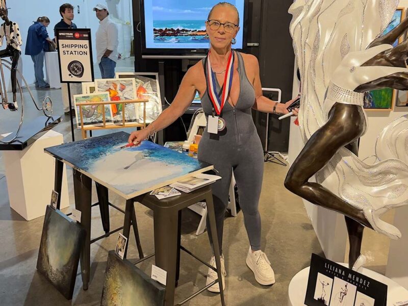 La artista visual Fabiana Yustman expuso en la feria Red Dot Spectrum, durante la semana del arte en Miami