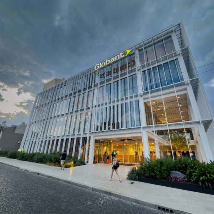 Globant y Autodesk Tandem se unen para transformar las operaciones de gemelos digitales con Physical AI