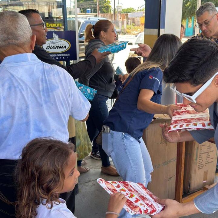 Juanfe En Colaboración Con Autoparts DIARMA Llevan Sonrisas a Los Pequeños Más Carentes De Maracaibo