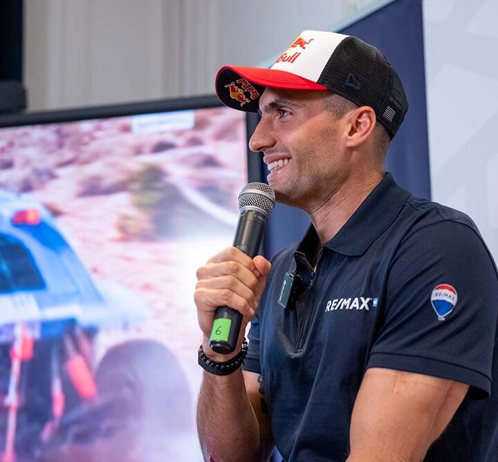 Kevin Benavides es el nuevo piloto RE/MAX que va rumbo al Dakar 2026
